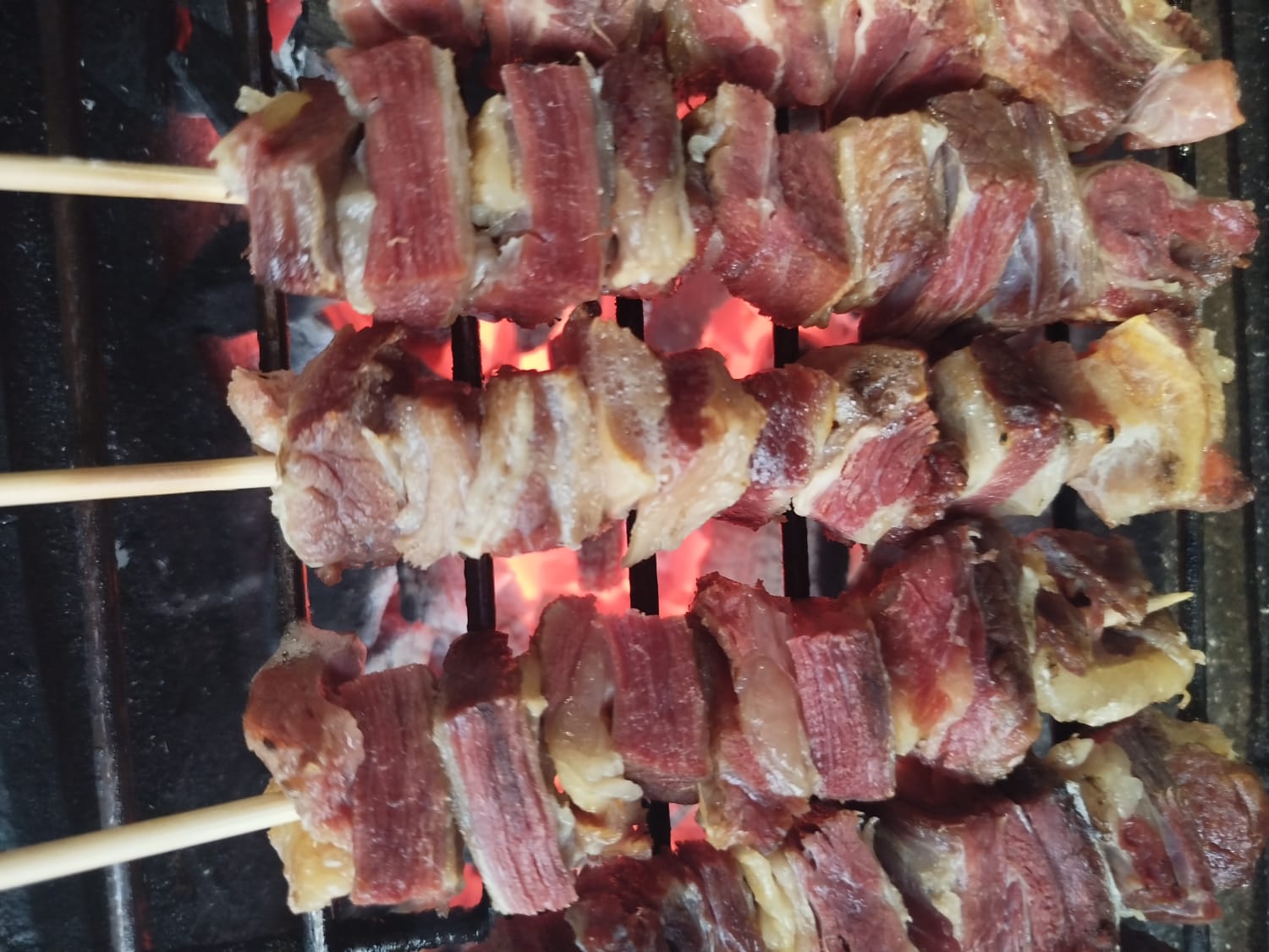 Espetinho de Charque Grelhado: Sabor Autêntico e Qualidade para seu Churrasco