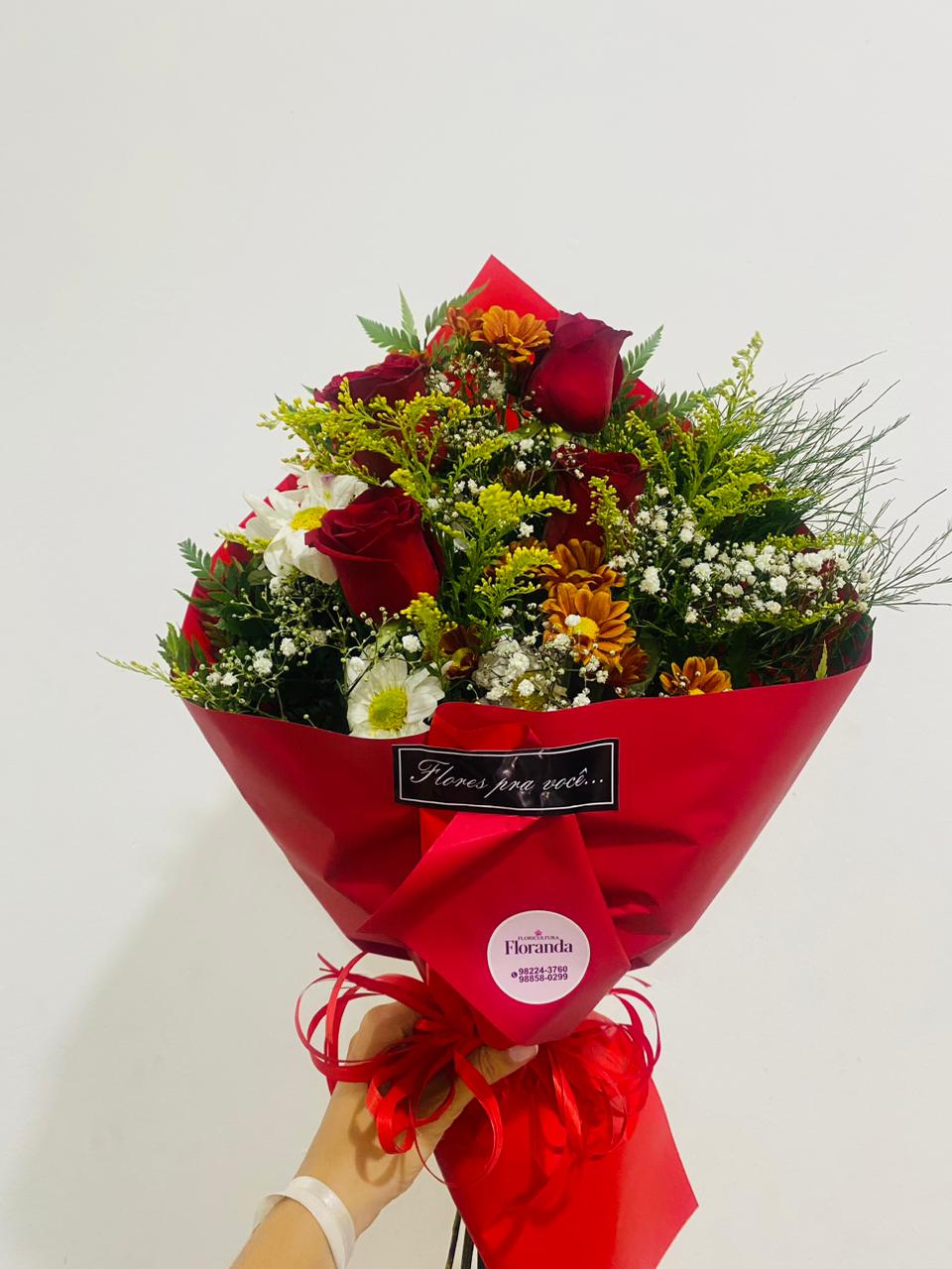 Arranjo com 4 rosas